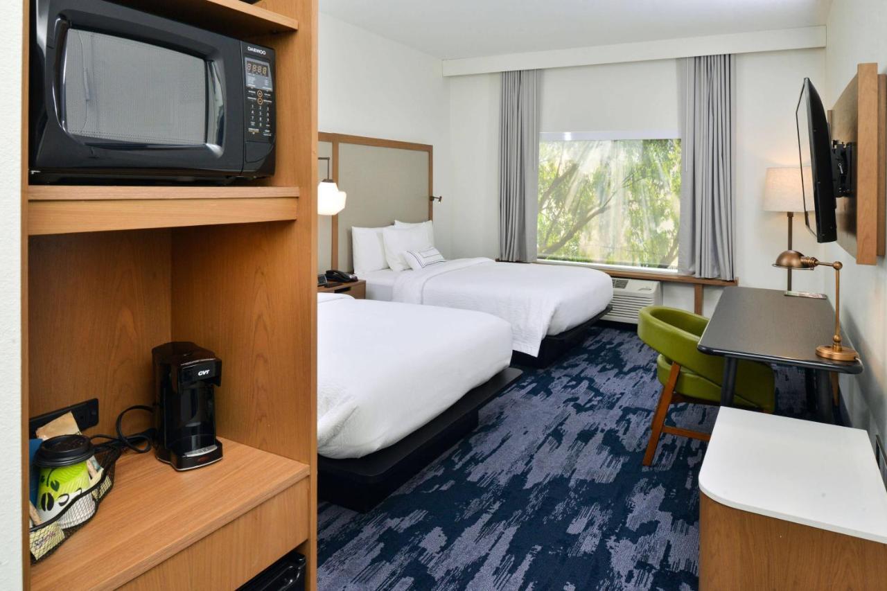 Fairfield Inn & Suites By Marriott Charlotte University Research Park Buitenkant foto